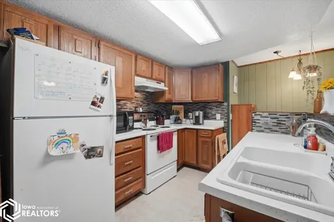 1902 12th Street Eldora IA 50627