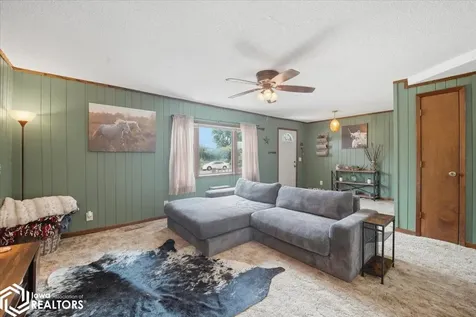 1902 12th Street Eldora IA 50627