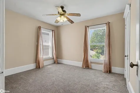 531 S Central Avenue Burlington IA 52601