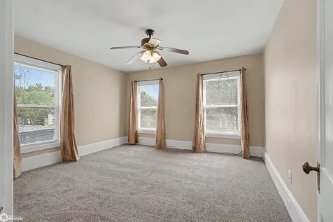531 S Central Avenue Burlington IA 52601