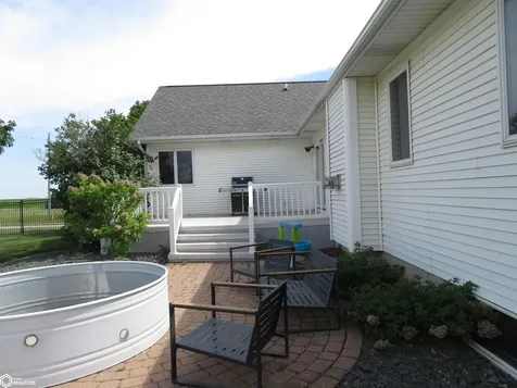 1523 1st Street SW Clarion IA 50525