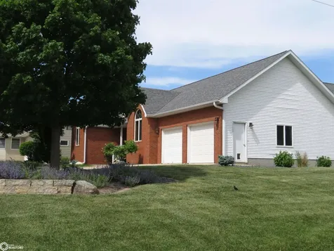 1523 1st Street SW Clarion IA 50525
