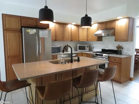 1523 1st Street SW Clarion IA 50525
