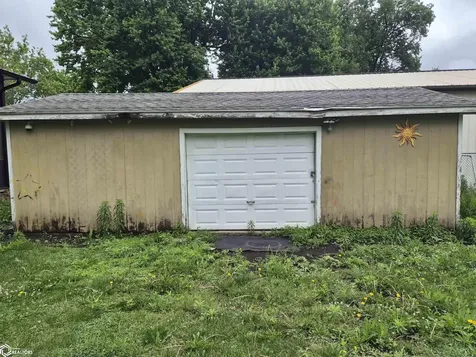 1028 E 10th Street N Newton IA 50208