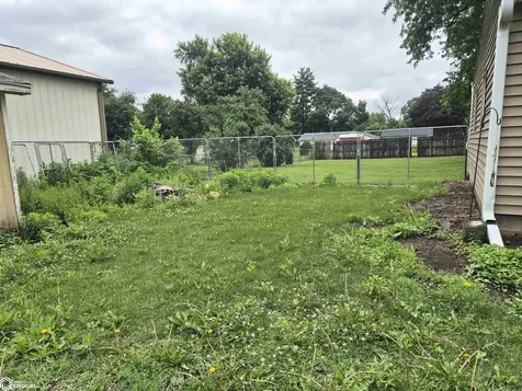 1028 E 10th Street N Newton IA 50208