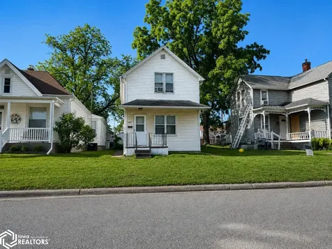 2806 Avenue K Fort Madison IA 52627