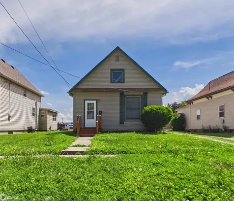 614 C Avenue W Oskaloosa IA 52577
