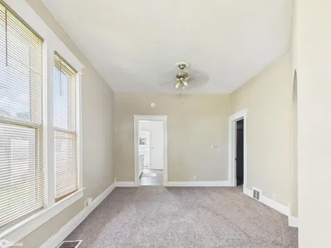 614 C Avenue W Oskaloosa IA 52577