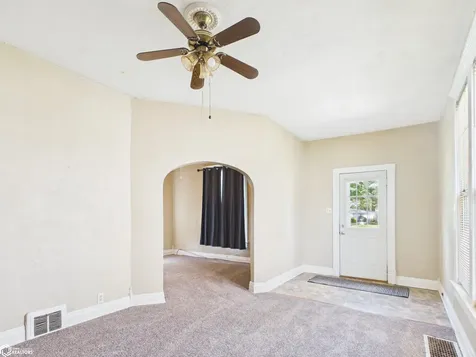 614 C Avenue W Oskaloosa IA 52577