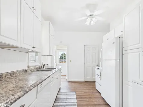 614 C Avenue W Oskaloosa IA 52577