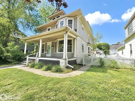 1034 N 7th Street Burlington IA 52601