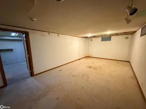612 1st Street SE Belmond IA 50421