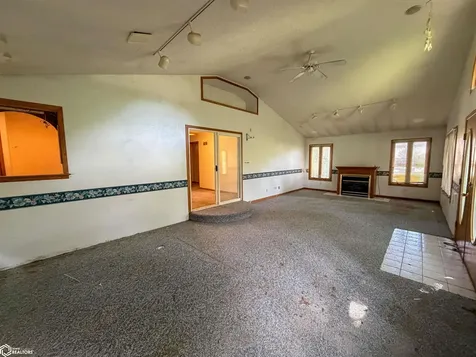 612 1st Street SE Belmond IA 50421