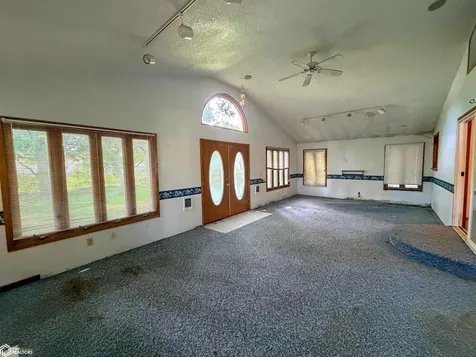 612 1st Street SE Belmond IA 50421