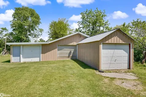 1735 305th Street Tama IA 52339