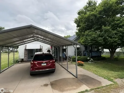 2104 Melvin Avenue Burlington IA 52601