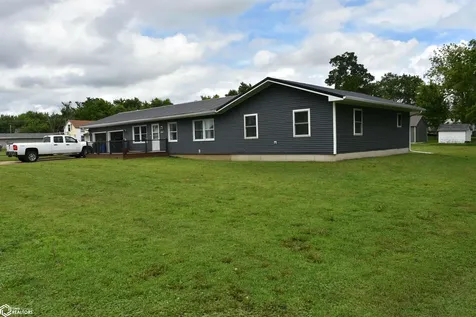 2013 14th Avenue Eldora IA 50627