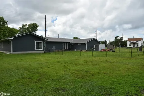 2013 14th Avenue Eldora IA 50627