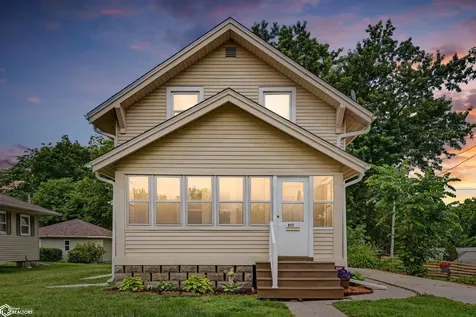 812 N 4th Street Marshalltown IA 50158