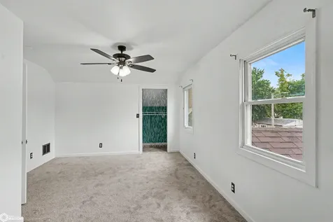 812 N 4th Street Marshalltown IA 50158