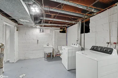 812 N 4th Street Marshalltown IA 50158
