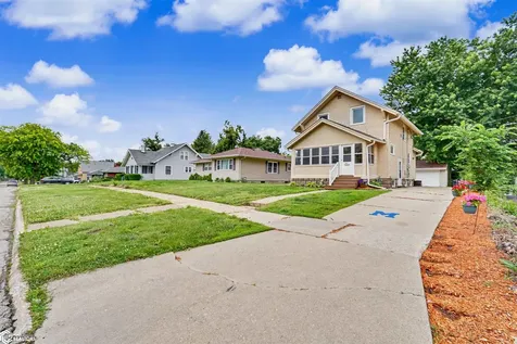 812 N 4th Street Marshalltown IA 50158