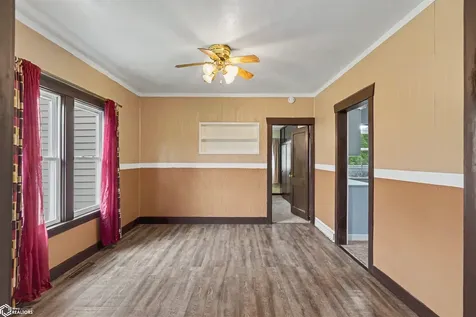 812 N 4th Street Marshalltown IA 50158