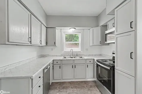 812 N 4th Street Marshalltown IA 50158