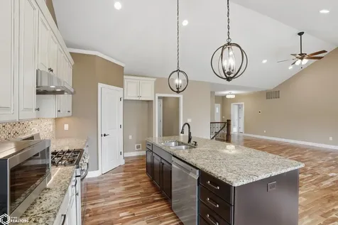 5159 Deerfield Drive Burlington IA 52601