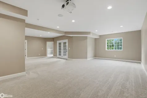 5159 Deerfield Drive Burlington IA 52601