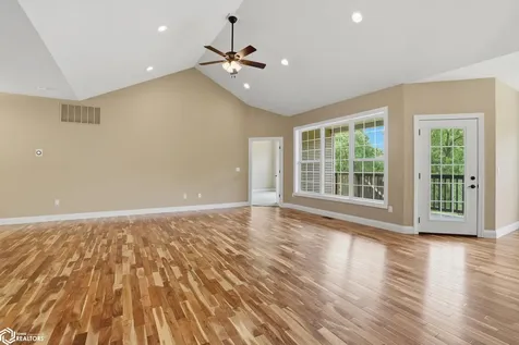 5159 Deerfield Drive Burlington IA 52601