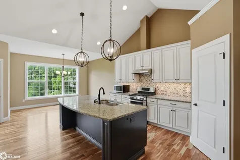 5159 Deerfield Drive Burlington IA 52601