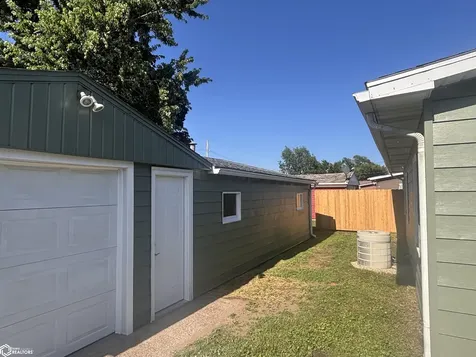 4415 Avenue L Fort Madison IA 52627