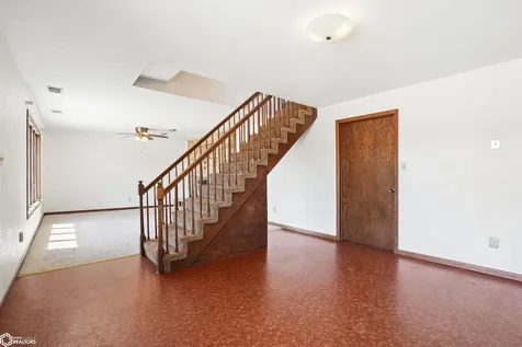 8311 Hidden Valley Road Dubuque IA 52003