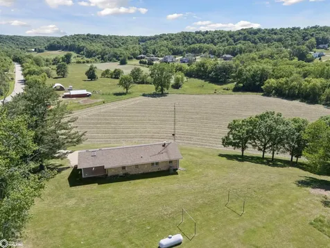 8311 Hidden Valley Road Dubuque IA 52003