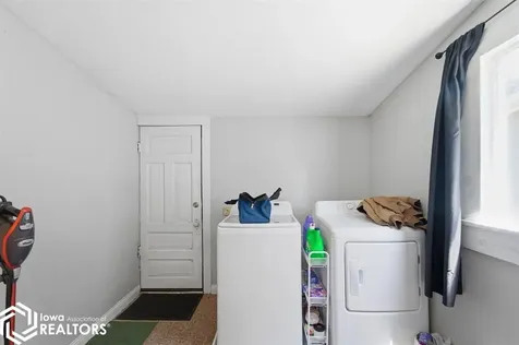 408 1/2 E Linn Street Marshalltown IA 50158