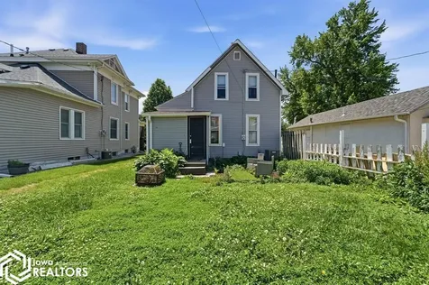 408 1/2 E Linn Street Marshalltown IA 50158