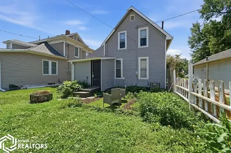 408 1/2 E Linn Street Marshalltown IA 50158