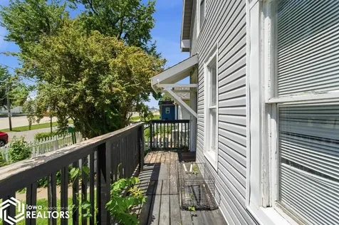 408 1/2 E Linn Street Marshalltown IA 50158