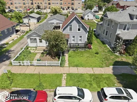 408 1/2 E Linn Street Marshalltown IA 50158