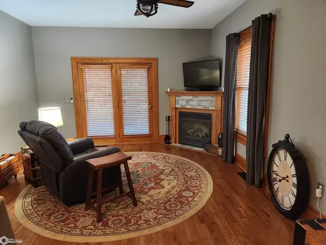 3615 Highway T47 Montour IA 50173
