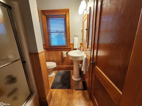 3615 Highway T47 Montour IA 50173