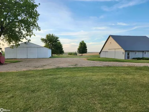 3615 Highway T47 Montour IA 50173