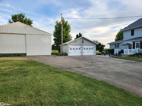 3615 Highway T47 Montour IA 50173