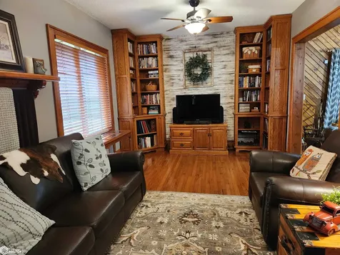 3615 Highway T47 Montour IA 50173