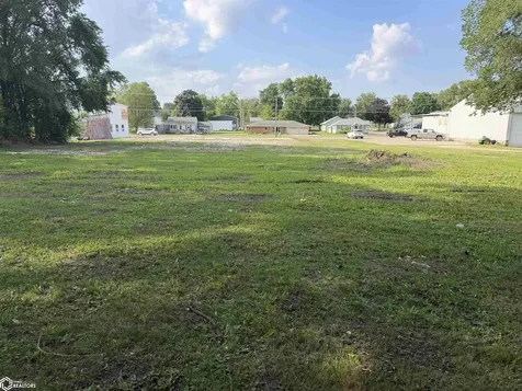 2120 Washington Iowa Falls IA 50126