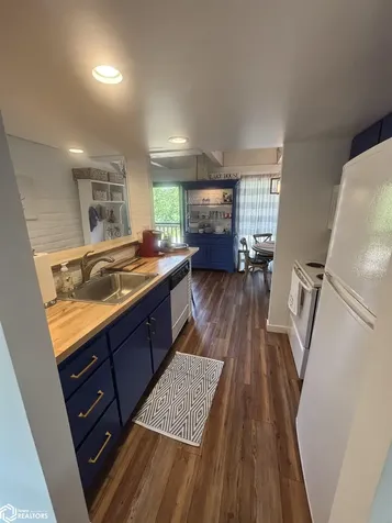 2700 N Shore Drive Clear Lake IA 50428