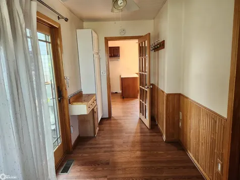 207 W State Street Toledo IA 52342