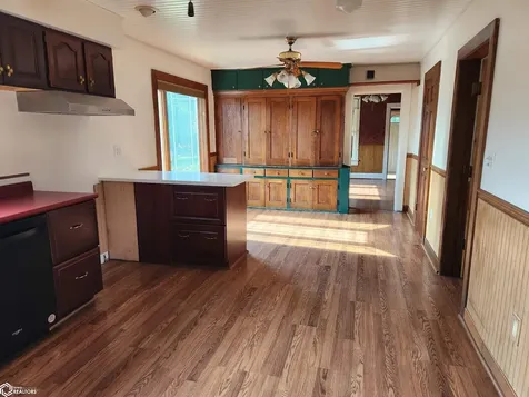 207 W State Street Toledo IA 52342