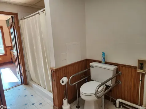 207 W State Street Toledo IA 52342